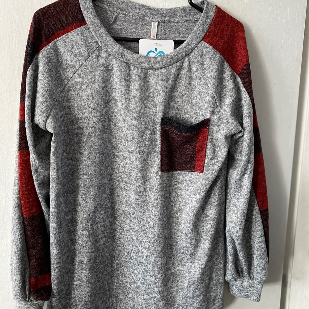 REPOSH! Gray sweater